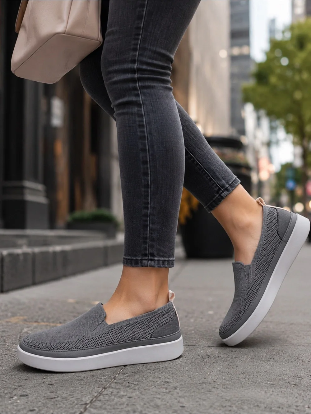 VIONIC Women's Gray Essence Sidney Knit Platform Slip-On Shoes Sneakers 8